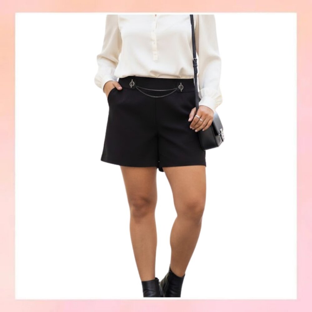 Carmen Marc Valvo Black High-Waisted Chain Detail Shorts - Size 8